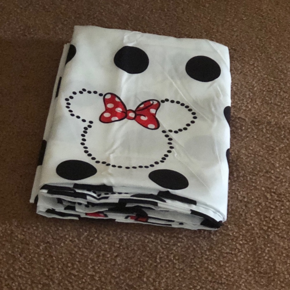 - ONE DAY SALE 🔴NEW DISNEY SHEET